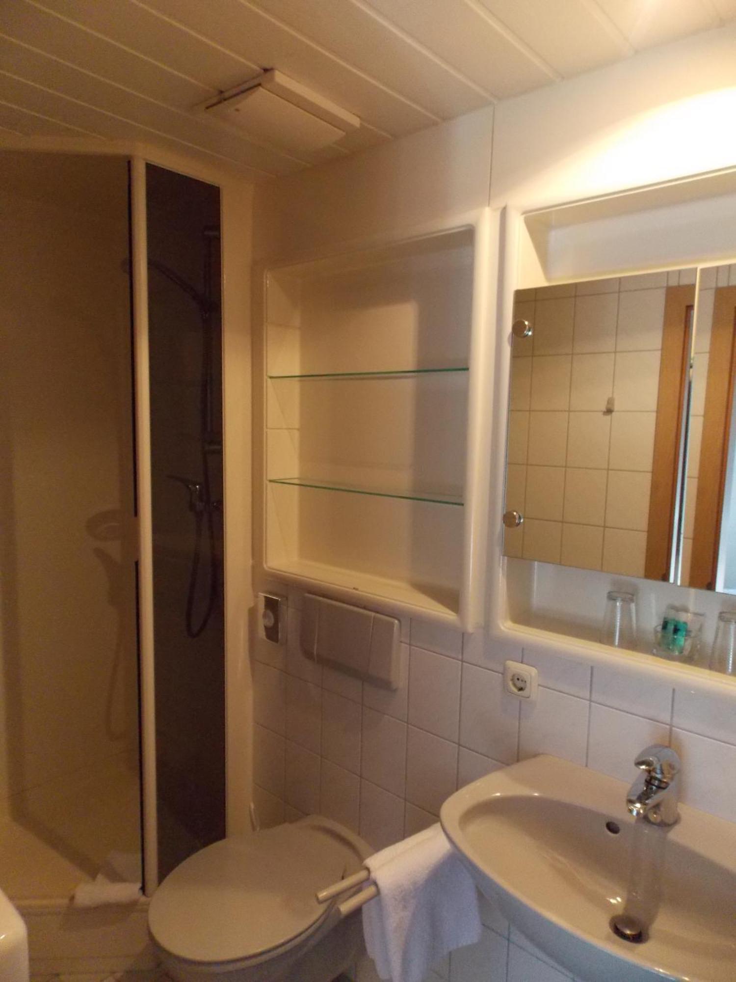 Central Hotel Friedrichshafen Dış mekan fotoğraf