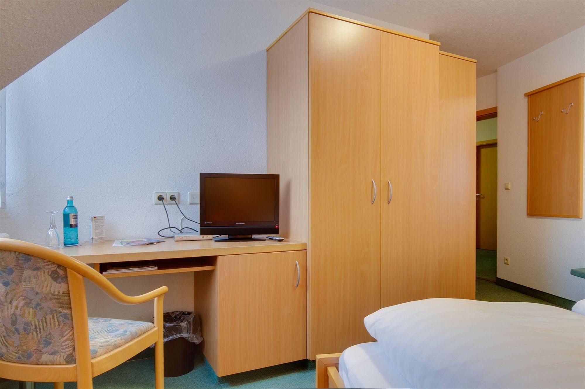 Central Hotel Friedrichshafen Dış mekan fotoğraf