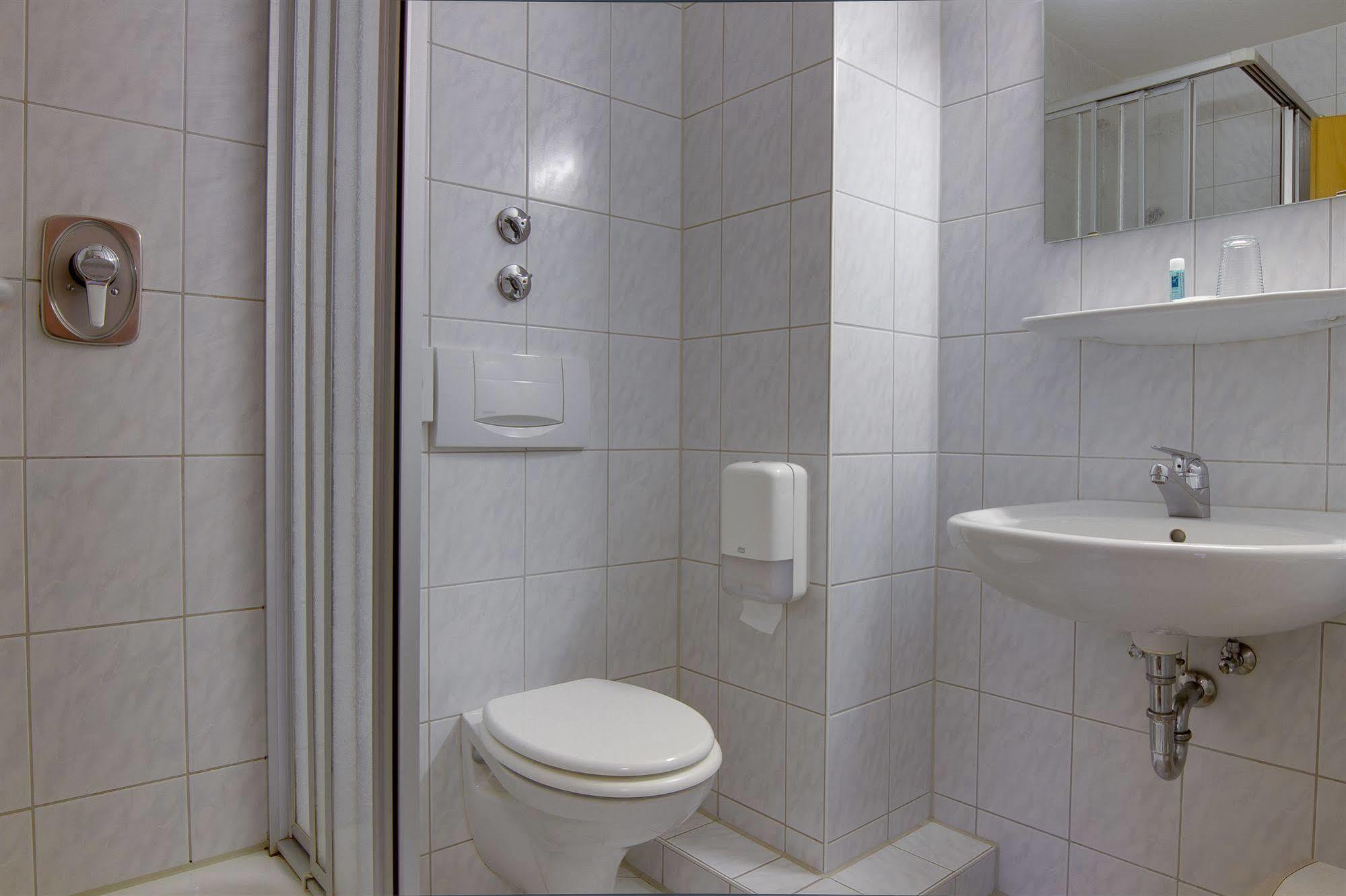 Central Hotel Friedrichshafen Dış mekan fotoğraf