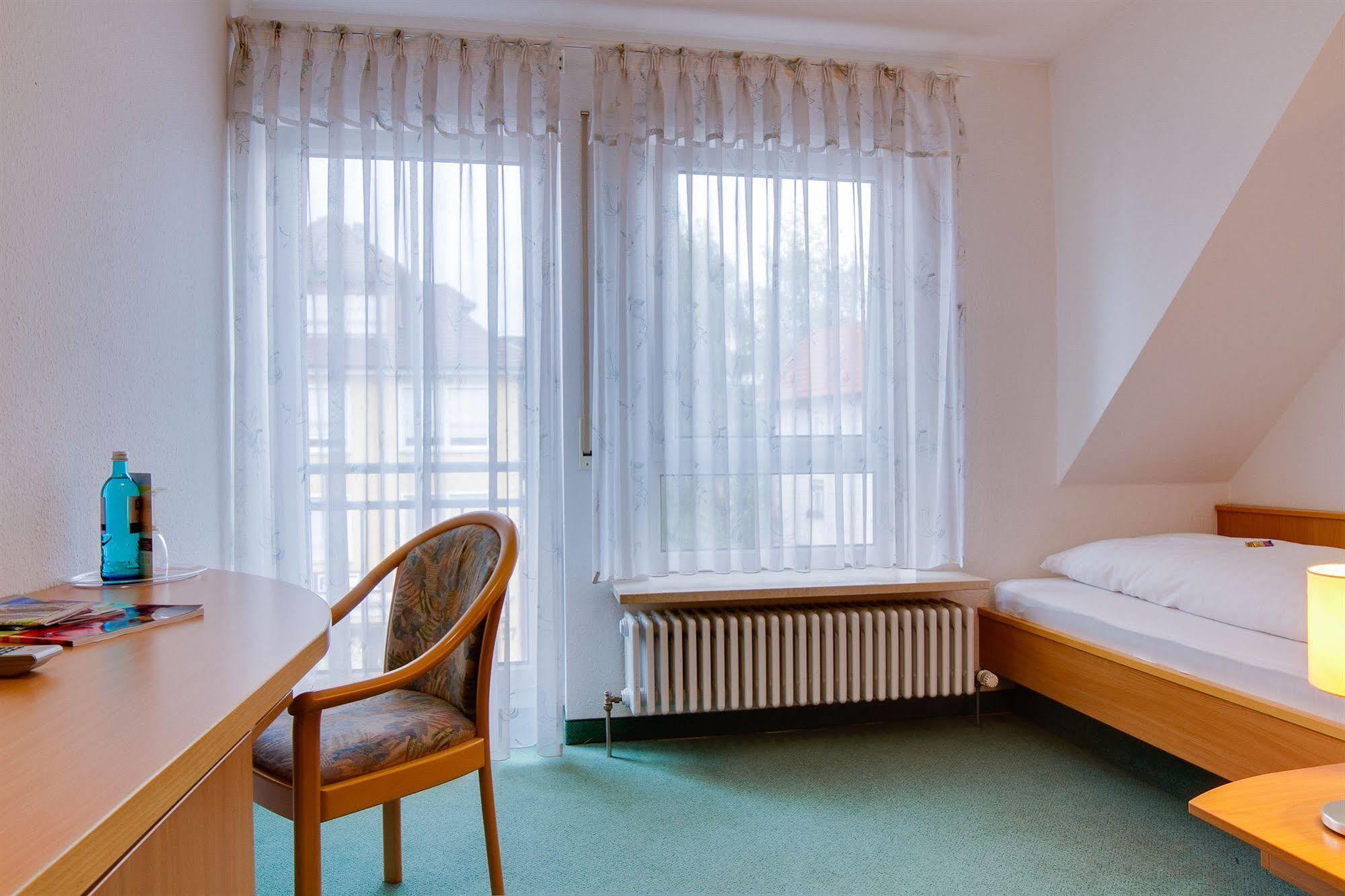Central Hotel Friedrichshafen Dış mekan fotoğraf